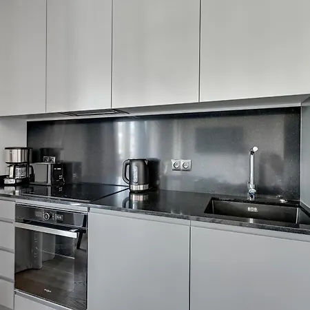 Scala Center & By Lion Apartment *