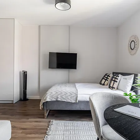 Scala Center & By Lion Apartment *