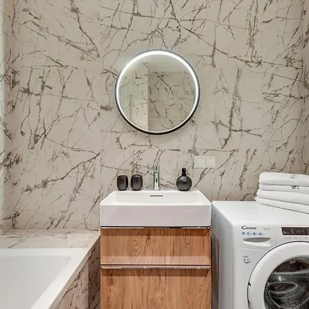 Apartament Scala 60ca Center & By Lion *